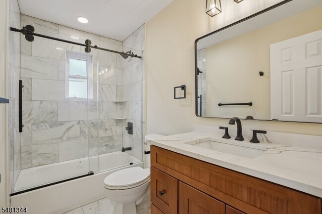 Building Photo - 11 Washington Ave