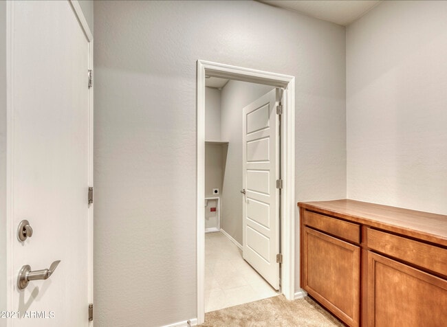 Building Photo - 8410 W Palmaire Ave