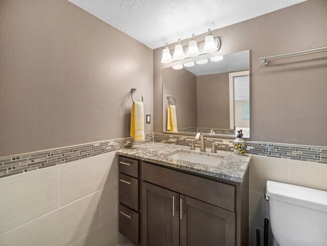 Building Photo - Spacious 2-Bedroom Home with Private Deck,...