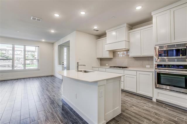 Building Photo - 1420 Navasota Trail