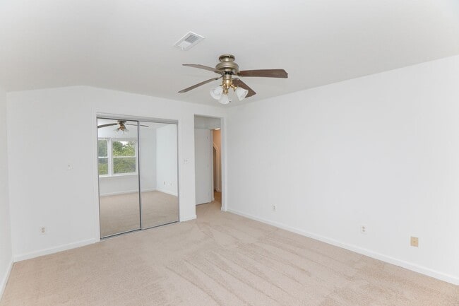 Building Photo - Beautiful Lake Home Rental in Norfolk!