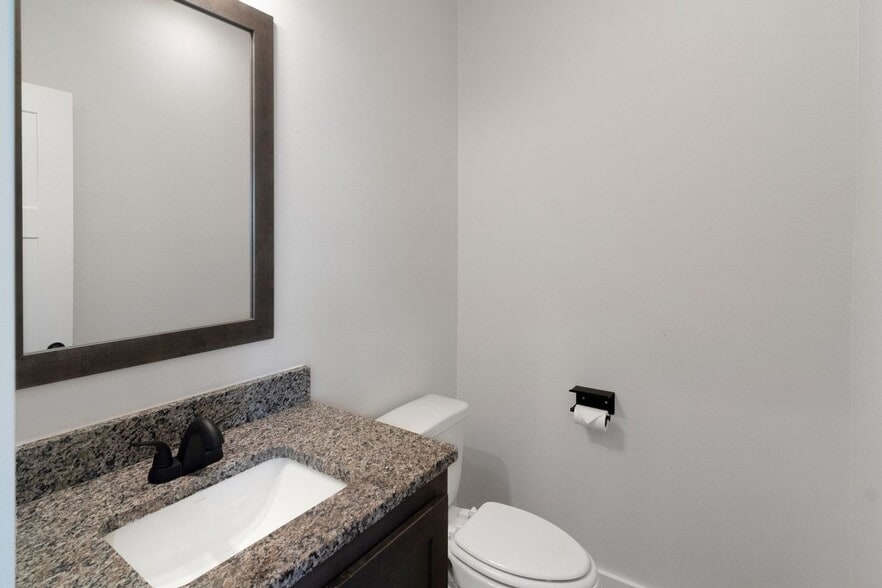 Building Photo - 461 Muse Dr