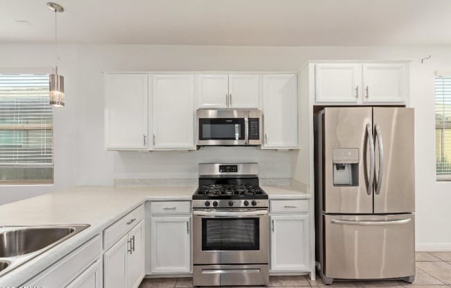 Building Photo - Great location near Westgate!