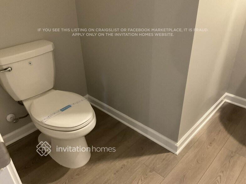 Building Photo - 516 Almere Dr