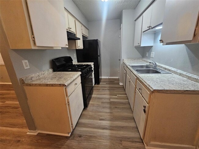 Building Photo - 6715 Sandshof Dr