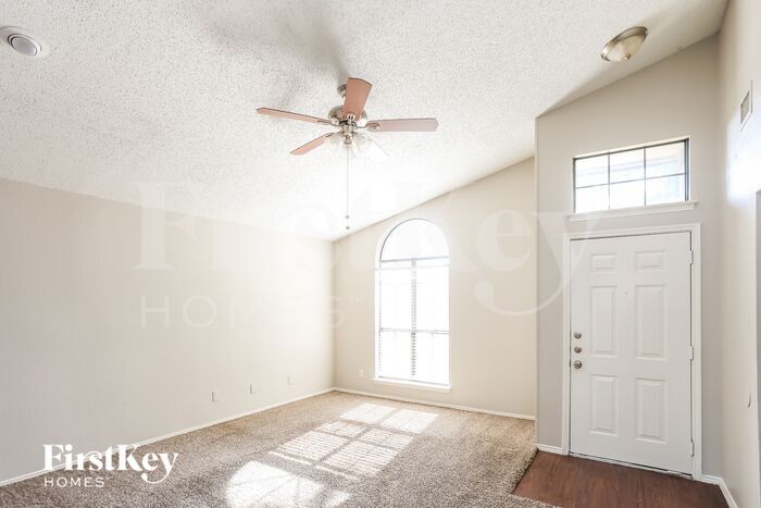 Building Photo - 4368 Saugus Dr