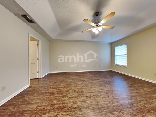 Building Photo - 308 Brier Rose Ln
