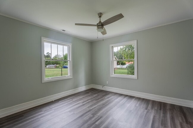 Building Photo - 3 Bedroom, 1 Bath Home in Pendleton