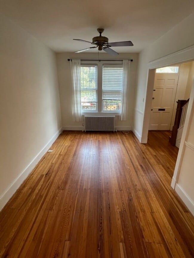 Building Photo - Georgetown Row Home For Rent!