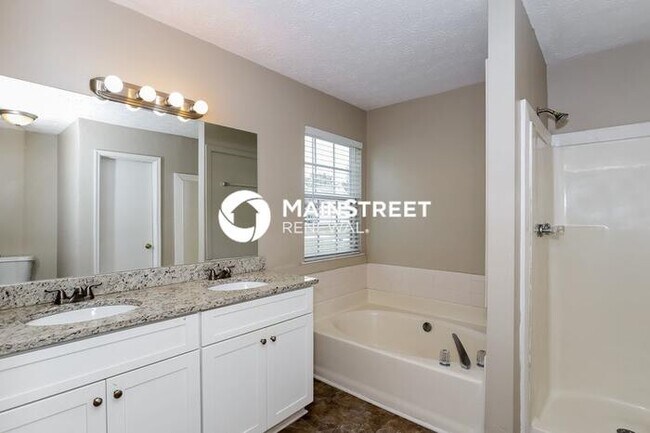 Building Photo - 3 Bedroom Pet-Friendly Home in Decatur, GA with Main Street Renewal