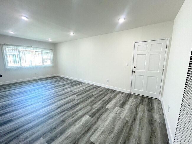 Interior Photo - Yar5130