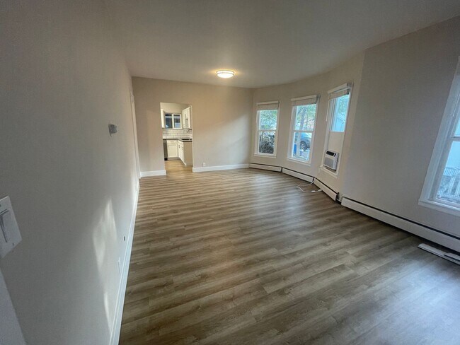 Building Photo - 520 16th St