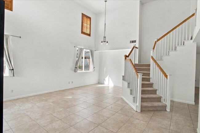 Building Photo - 40067 Villa Moura Dr