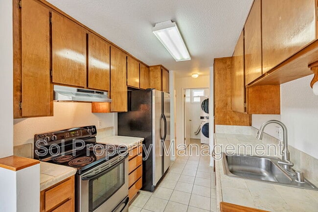 Building Photo - 8105 Kern Ave