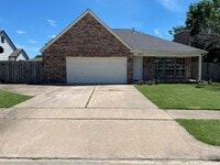 Building Photo - AVAILABLE NOW!! Corner lot 3-Bed, 2-Bath, ...