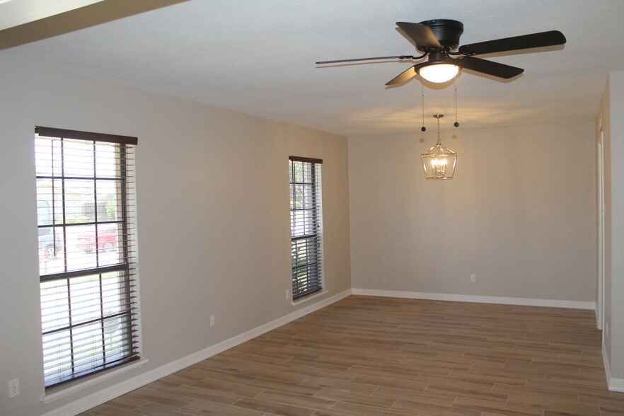 Building Photo - 4208 Arbor Dr