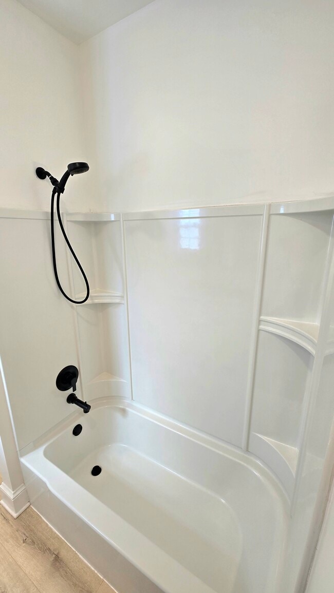 Building Photo - 225 N Main St