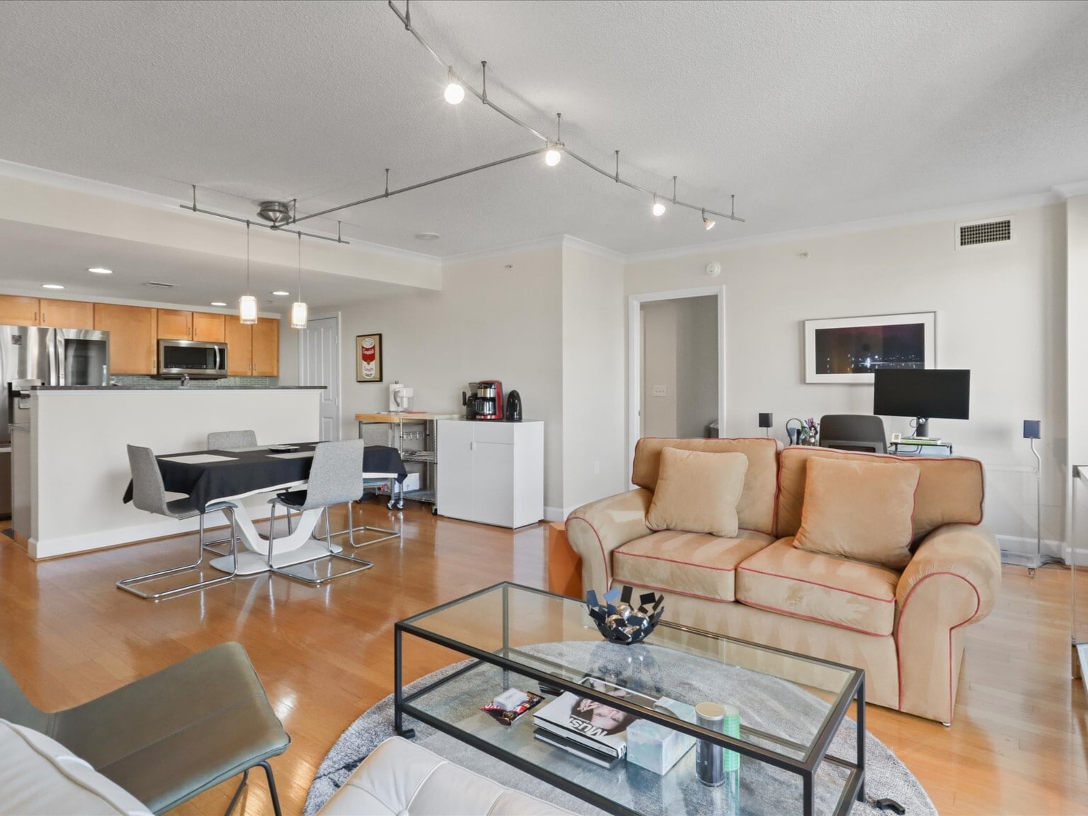 Building Photo - 1220 N Fillmore St