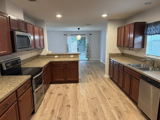 Building Photo - FOR RENT!!!!!-   2nd months rent is FREE!!!!