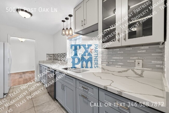 Building Photo - 500 N Post Oak Ln