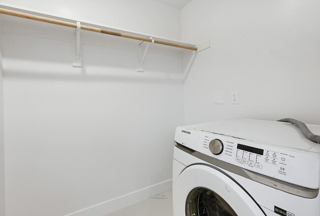 Building Photo - 3334 Altadena Ave.