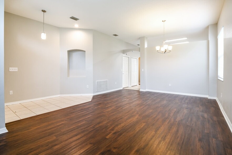 Building Photo - 5224 Braddock Dr