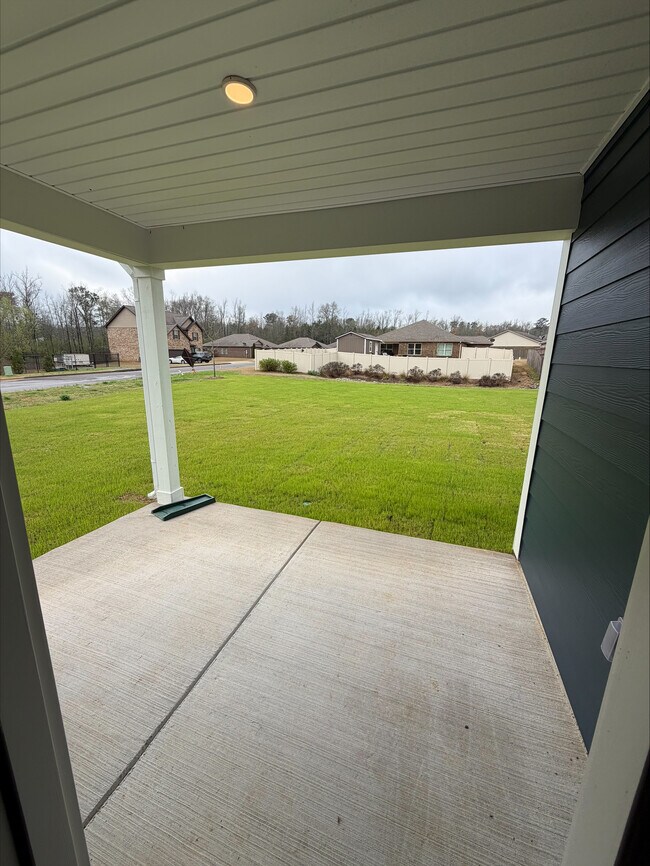 Building Photo - 1140 Waverley Ln