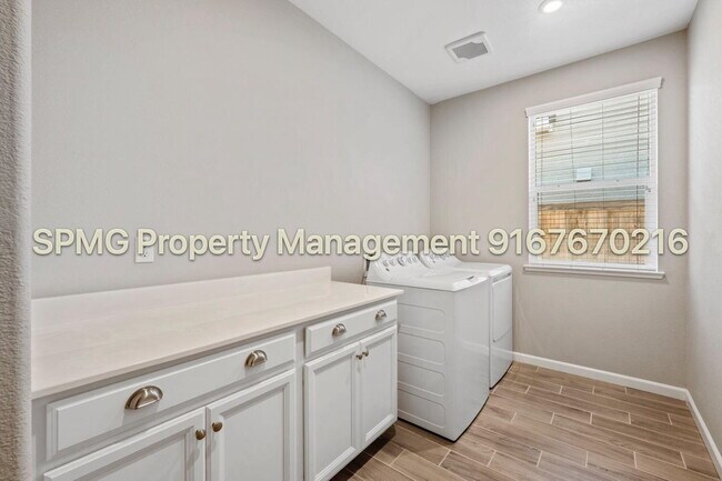 Building Photo - Modern Rocklin Home for Rent — 3 Bed, 2.5 Bath, 2,300 Sq Ft in Desirable Preserve Community