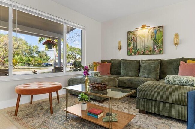 Building Photo - 1116 SE 13th Ct