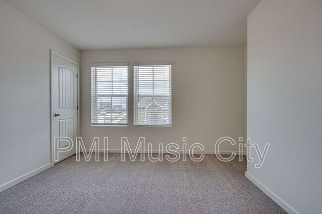 Building Photo - 5024 Sunflower Ln