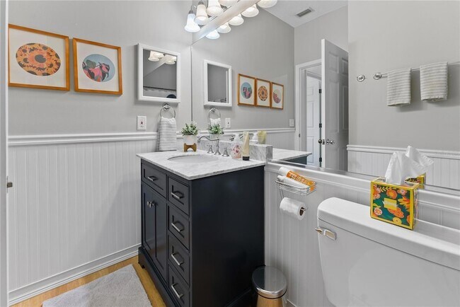 Building Photo - 1714 Starling Dr