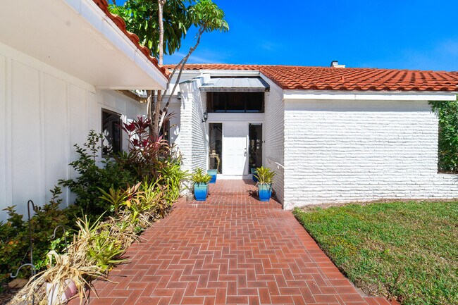 Building Photo - 3000 Conifer Dr