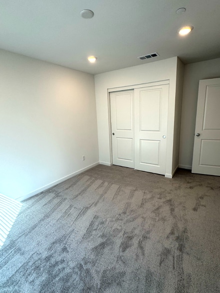 Building Photo - 2288 Panama Dr