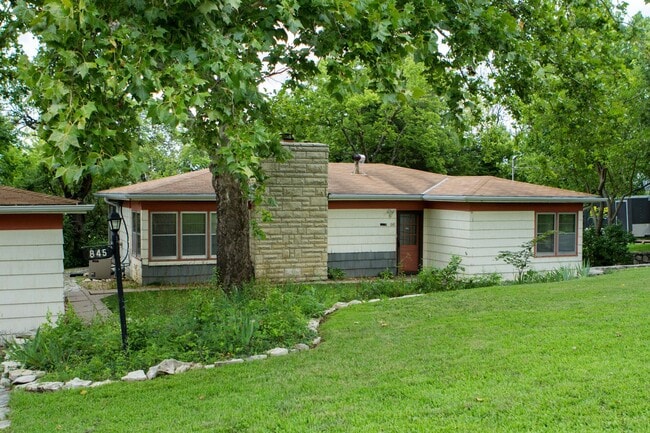 Building Photo - Cute Home Near Anneberg Park!
