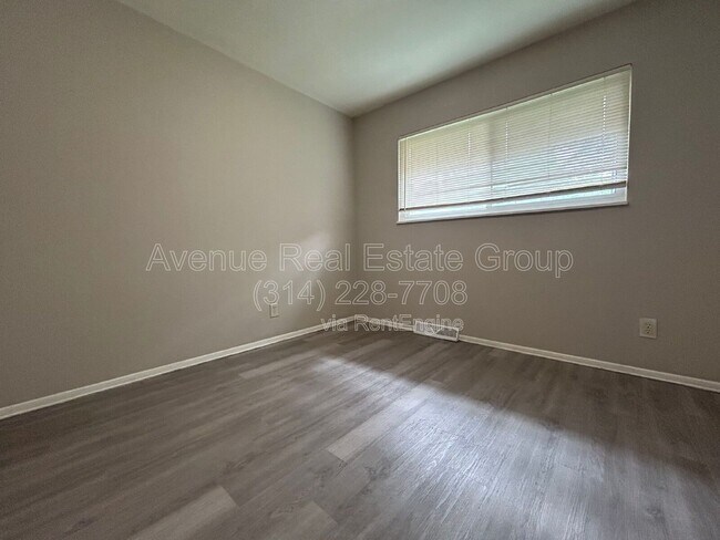 Building Photo - 11 Anistasia Dr