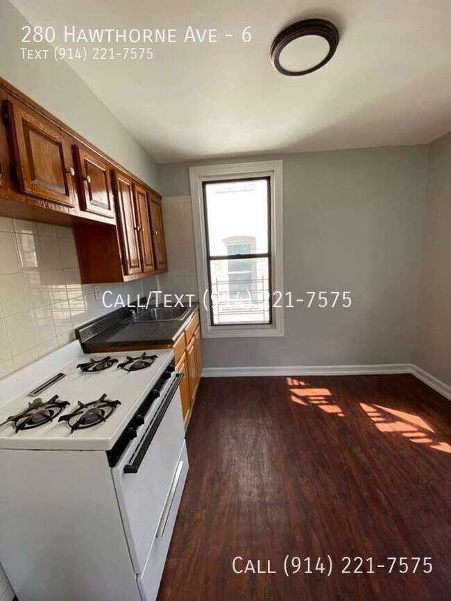 Building Photo - 280 Hawthorne Ave