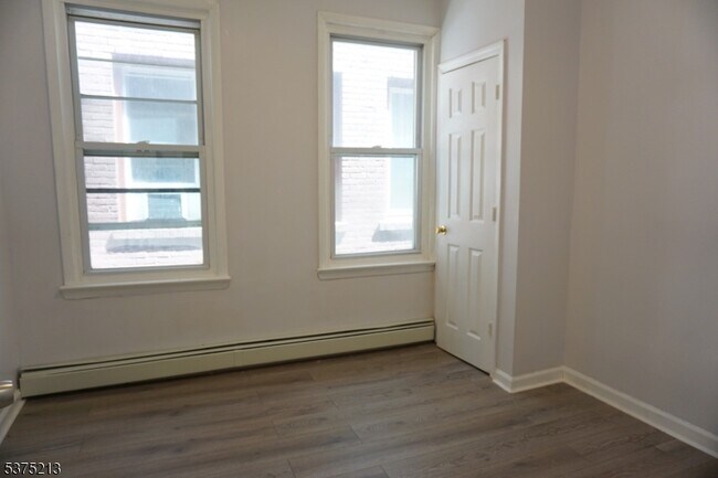 Building Photo - 124 Ridge St