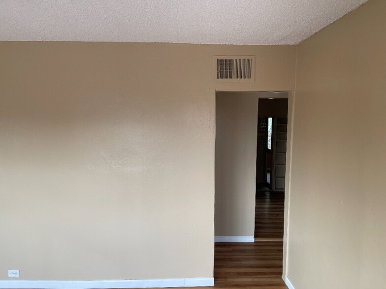 Building Photo - 100 N M St