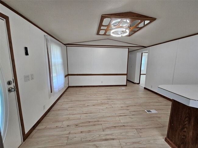 Building Photo - 16974 Balmoral St