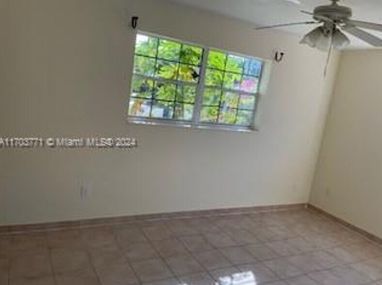 Building Photo - 14710 S Spur Dr