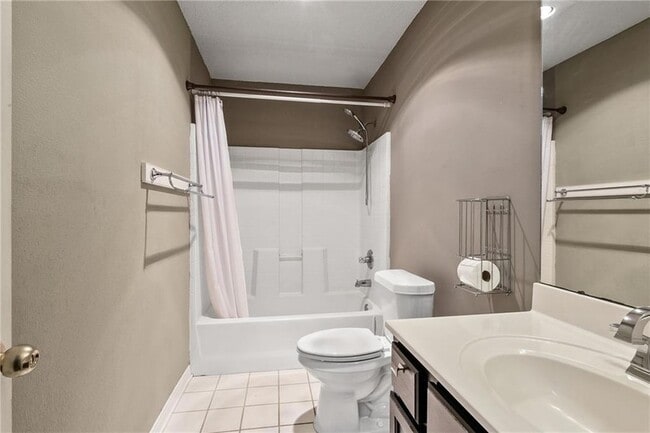 Building Photo - 1044 Breckenridge Dr