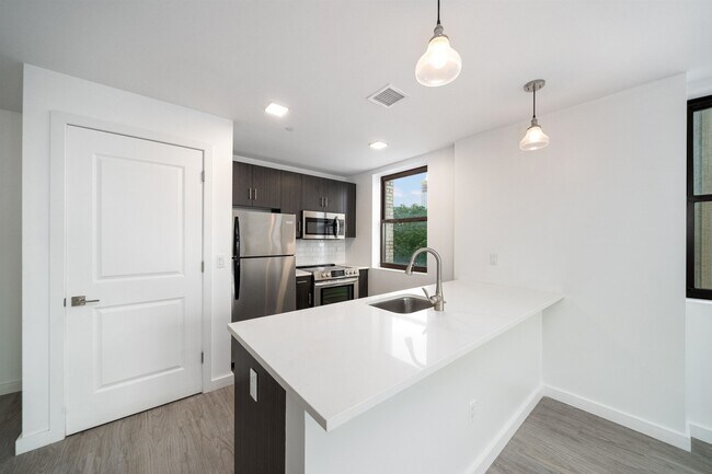 Building Photo - 201 Cornelison Ave