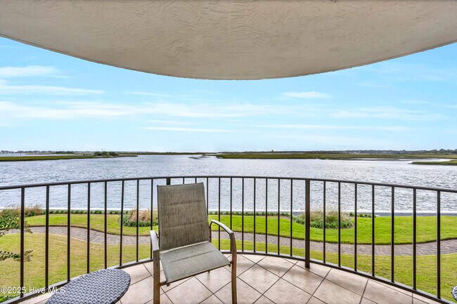 Building Photo - 322 Causeway Dr