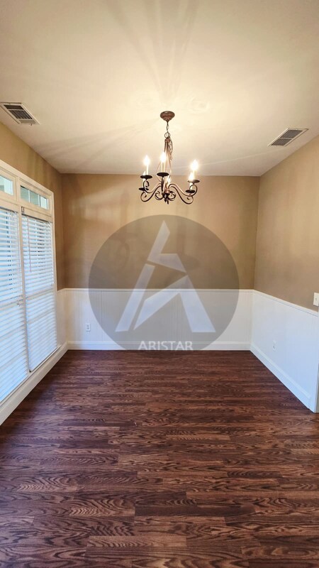 Building Photo - 223 Elmbrook Ln