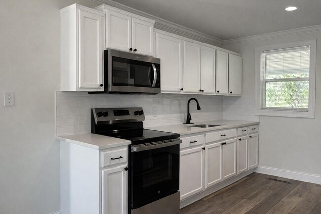 Building Photo - 500 Jackson Ln