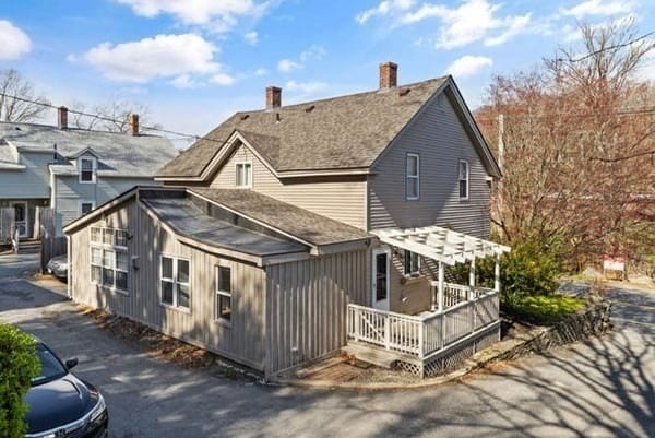Building Photo - 99 Riverlin St