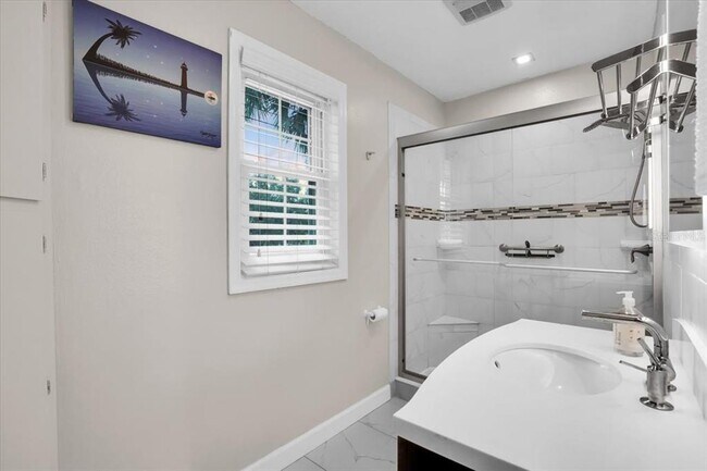 Building Photo - 101 Pompano Dr SE