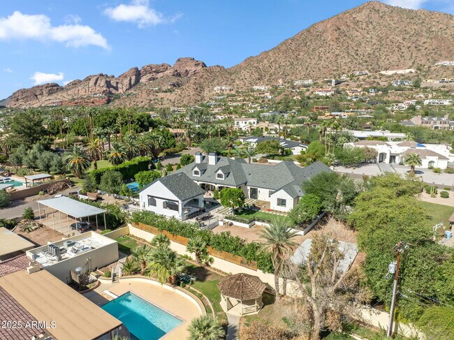 Building Photo - 5310 E Camelback Rd
