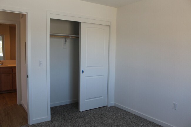 Building Photo - Sydney Park Home - New Home For Rent with ...