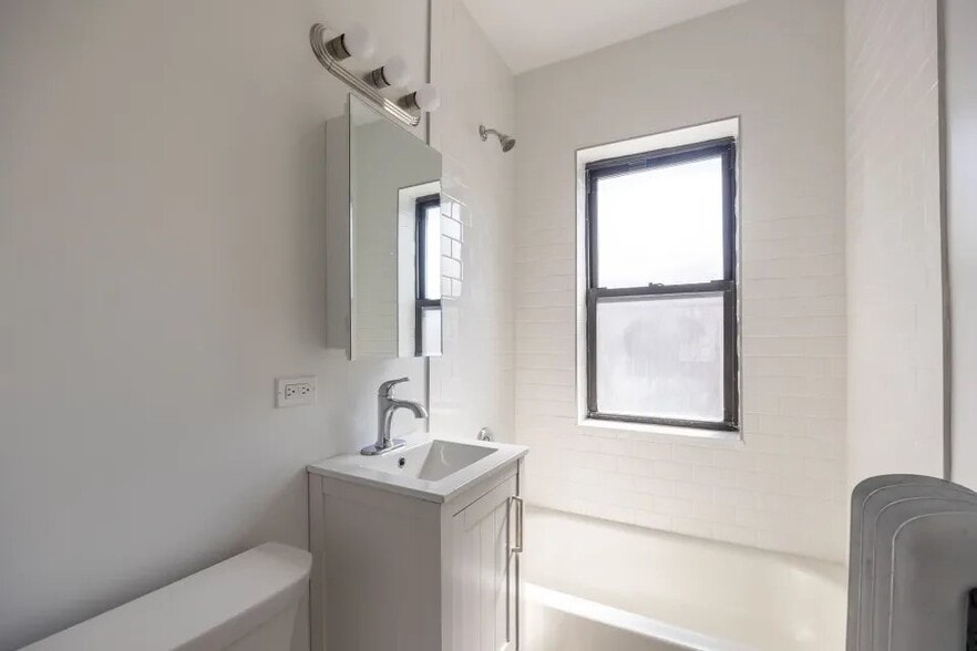 Building Photo - 2714 N Spaulding Ave